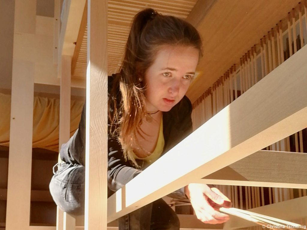 Orgel- und Harmoniumbauerin Christina: The sound of music