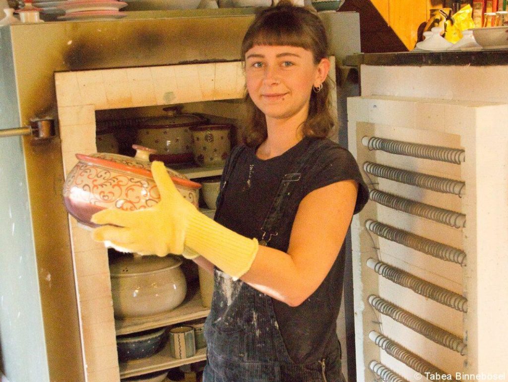 Keramikerin: Der Glücksmoment beim Ofenausräumen