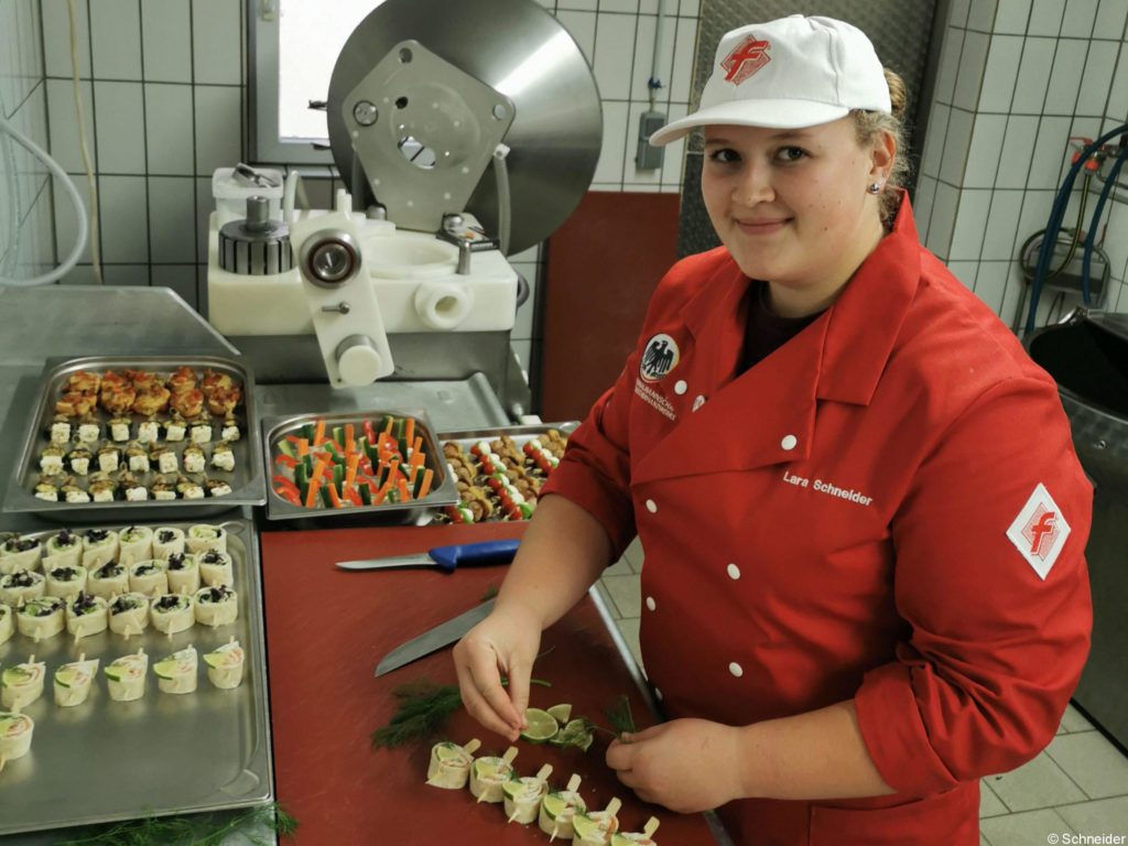 Jetzt geht's um die Wurst: Metzgerin Lara im Nationalteam