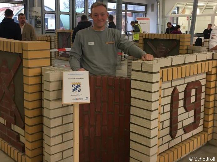 Maurer Dominik erschafft Großes