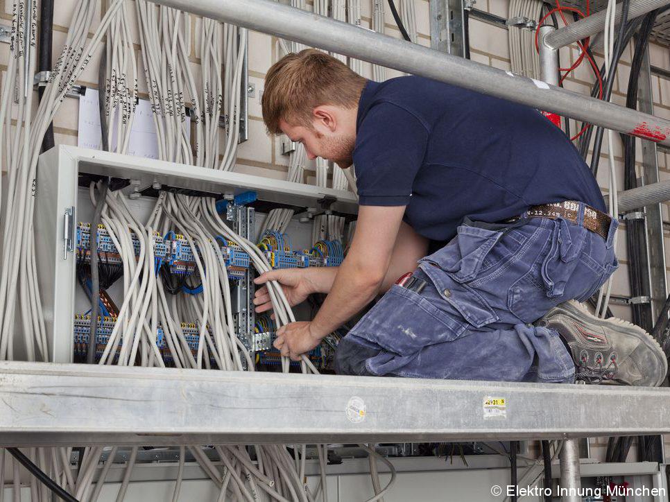 Elektrotechniker-Ausbildung: Spannung pur durch Beleuchtung