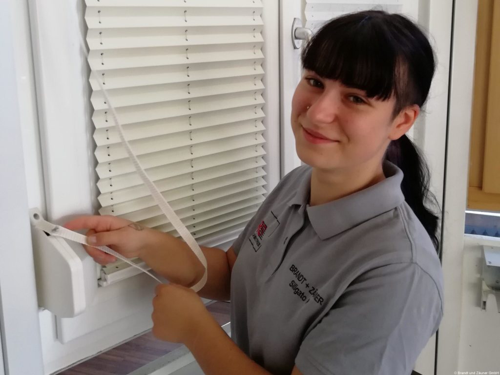 Rollladen und Sonnenschutz: Kristine, die Schattenfrau