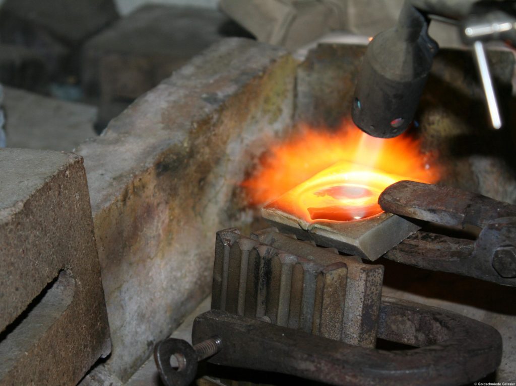 Trachtenschmuck: Back to the roots!